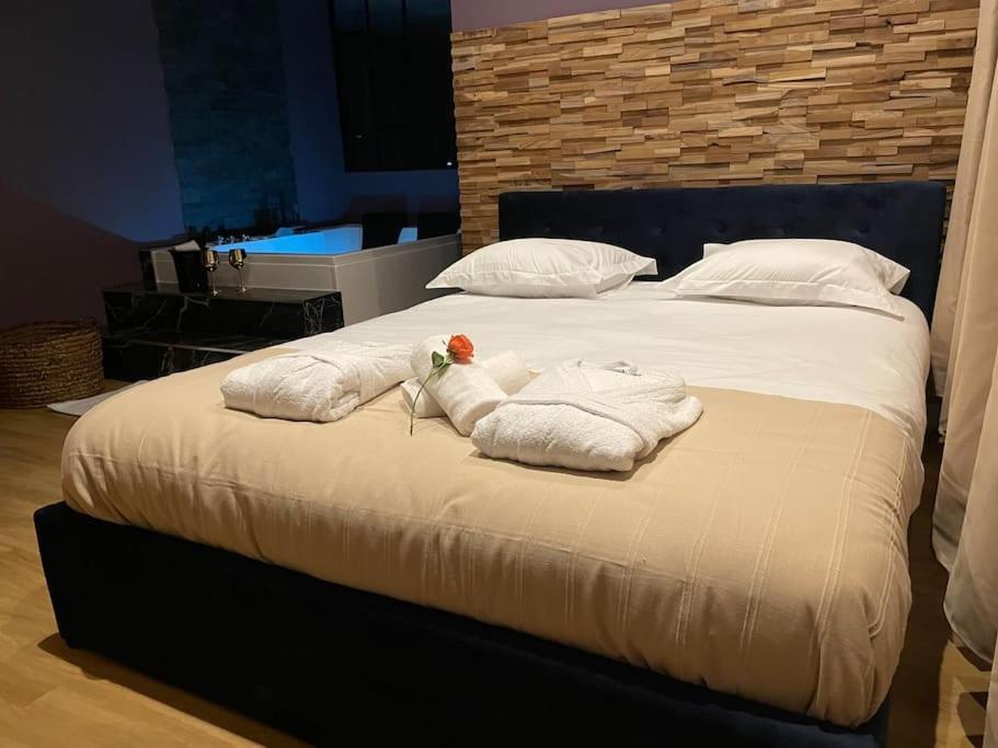 Le Cocon Des Granges - Suite Sauna Jaccuzi Spa Bonnieres-sur-Seine Экстерьер фото